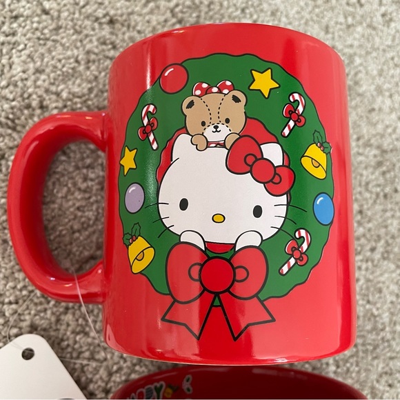 Hello Kitty Christmas Mug Set - Picture 3 of 3